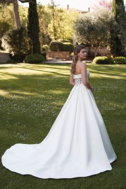 Robe de mariée de la boutique Féerie 2