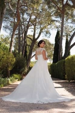 Robe de mariée de la boutique Féerie 5