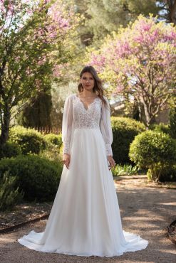 Robe de mariée de la boutique Féerie 3